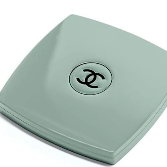 CHANEL Other - CHANEL Limited-Edition Mirror - Cavalier Seul